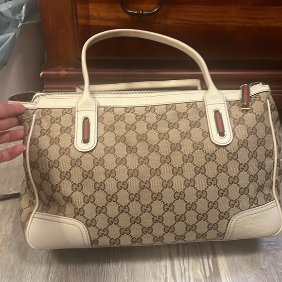 Authentic pre loved Gucci tote Bag - Picture 4 of 13